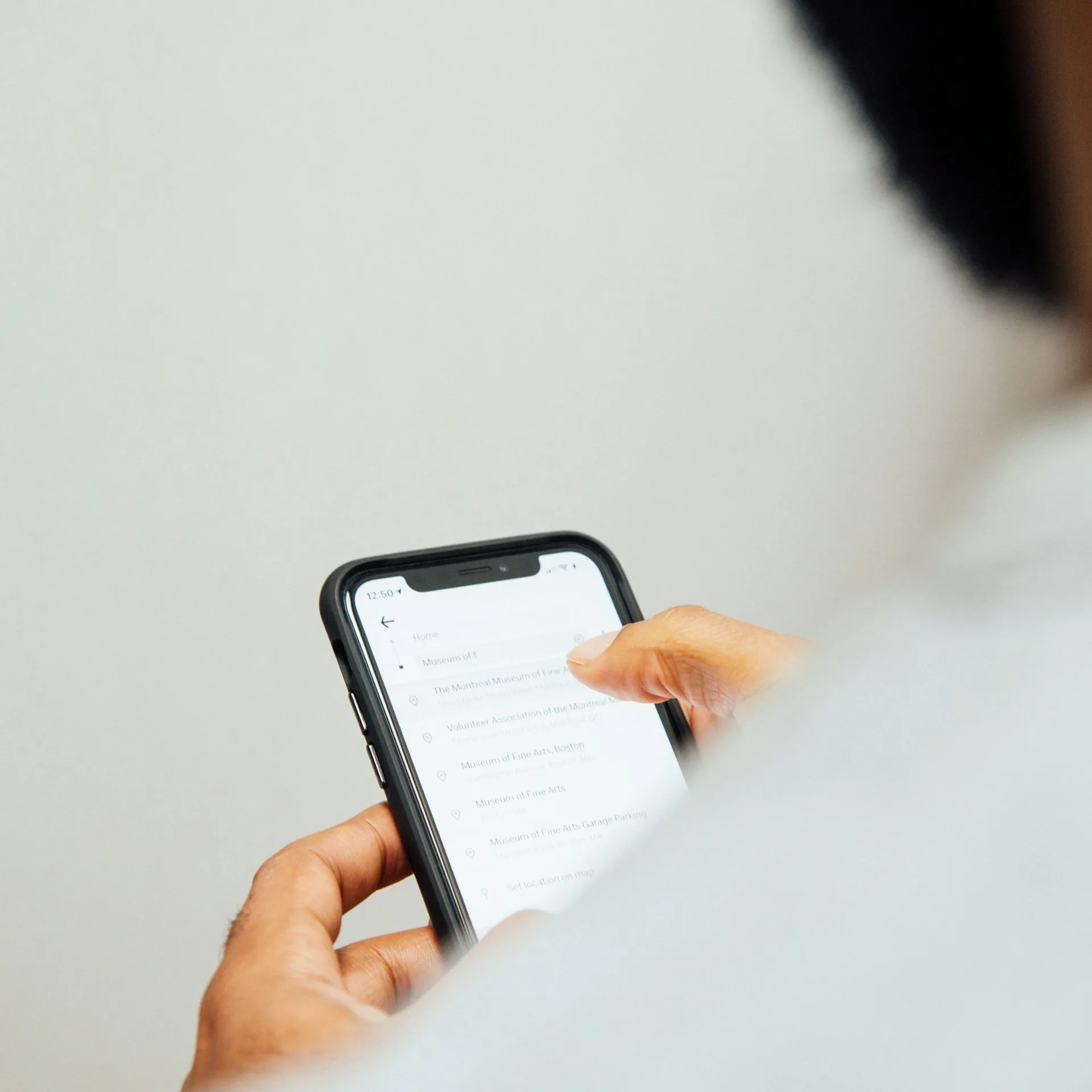 Mobile search visibility for businesses in the UAE