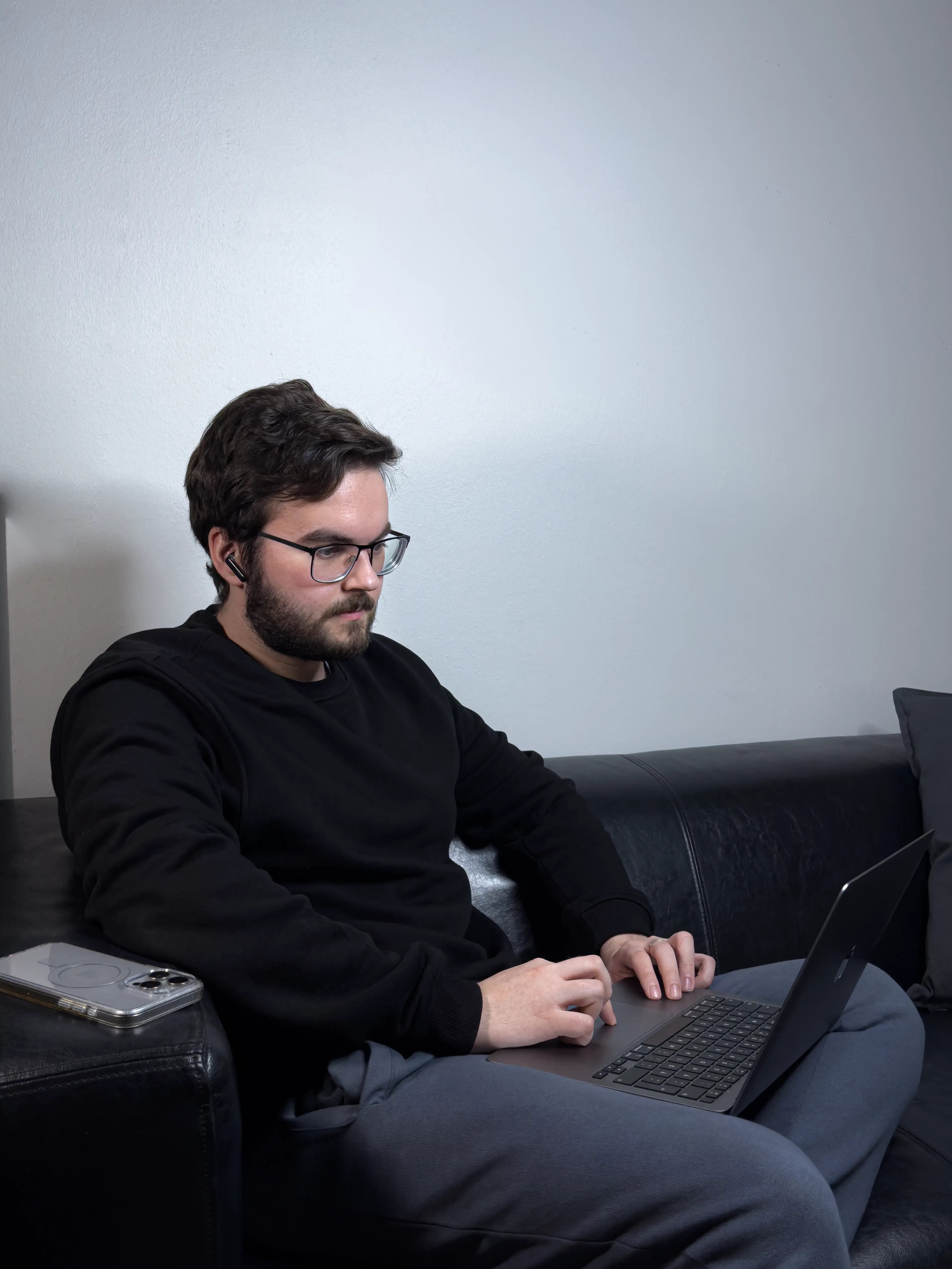 Joosua reviewing a website for SEO issues